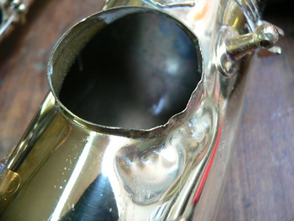 Réparation d’une cheminée de saxophone