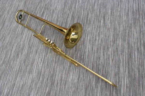 trombone à pistons KING 3B ''CONCERT'' vernis [TBE ++ flight d'origine, embouchure neuve]