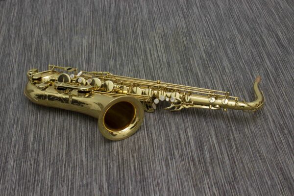 SELMER AXOS SAXOPHONE TÉNOR, finition verni gravé [PROMO !! NEUF MODÈLE EXPO + ÉTUI AXOS + BEC SELMER ]