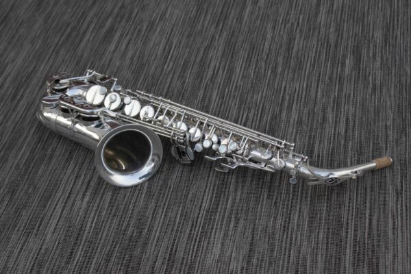 SELMER SAXOPHONE ALTO MARK VI argenté [ année 1958 tampons neuf 2023, étui neuf trolley, garantie 2 ans)