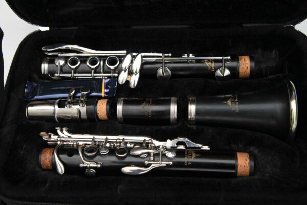 clarinette Noblet 4N Leblanc [TBE ++, pavillon résine, corps ébène, tampons neuf]