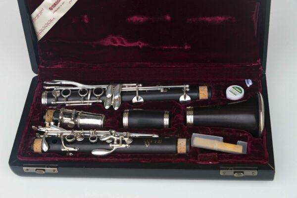 YAMAHA YCL650 clarinette ébène [TBE+++ TAMPONS NEUF]